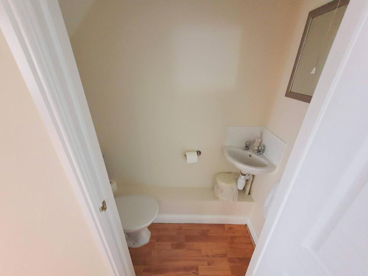 Friars Walk Houses With 2 Bedrooms, 2 Bathrooms, Fast Wi-Fi And Private Parking シッティングボーン エクステリア 写真