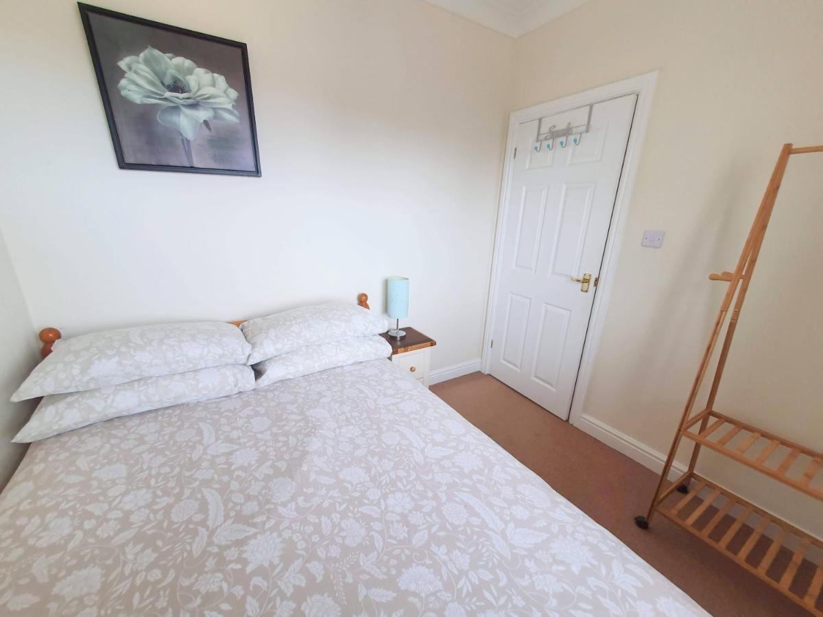 Friars Walk Houses With 2 Bedrooms, 2 Bathrooms, Fast Wi-Fi And Private Parking シッティングボーン エクステリア 写真
