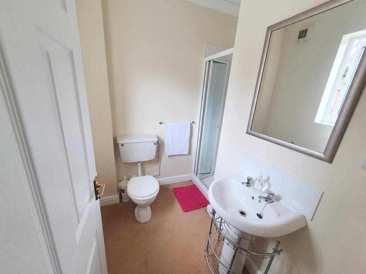 Friars Walk Houses With 2 Bedrooms, 2 Bathrooms, Fast Wi-Fi And Private Parking シッティングボーン エクステリア 写真