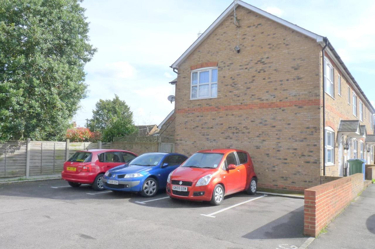 Friars Walk Houses With 2 Bedrooms, 2 Bathrooms, Fast Wi-Fi And Private Parking シッティングボーン エクステリア 写真