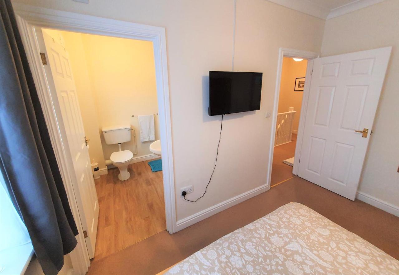 Friars Walk Houses With 2 Bedrooms, 2 Bathrooms, Fast Wi-Fi And Private Parking シッティングボーン エクステリア 写真