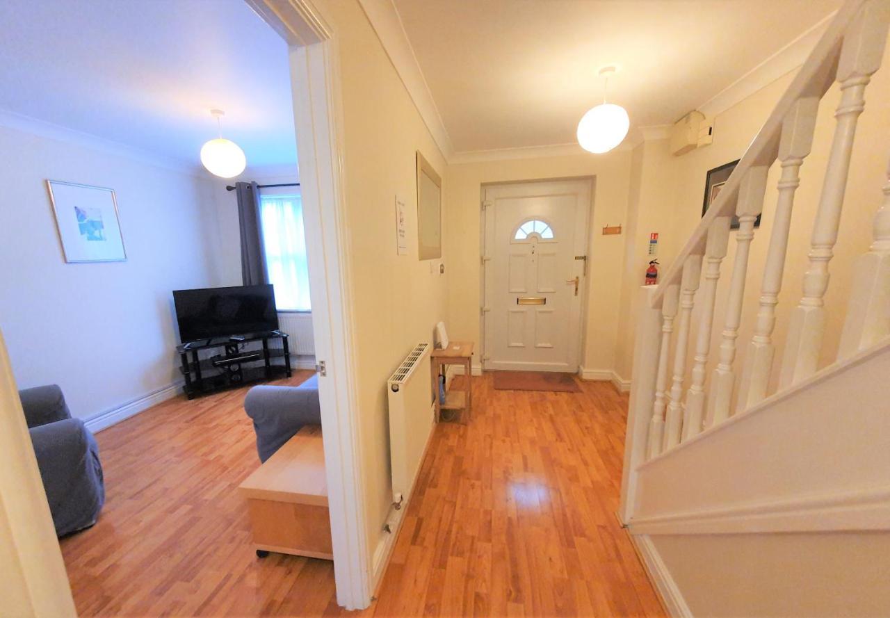 Friars Walk Houses With 2 Bedrooms, 2 Bathrooms, Fast Wi-Fi And Private Parking シッティングボーン エクステリア 写真