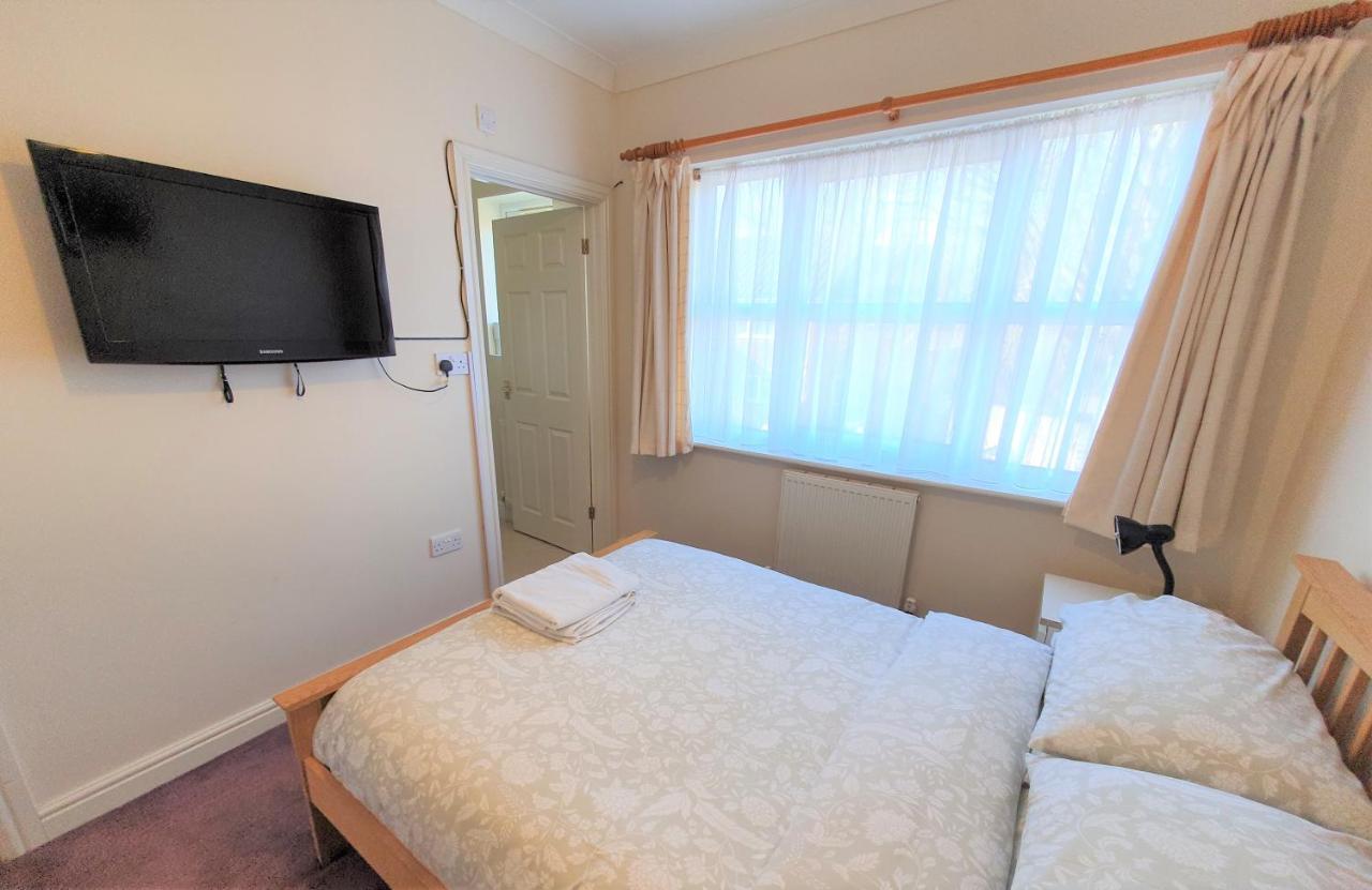Friars Walk Houses With 2 Bedrooms, 2 Bathrooms, Fast Wi-Fi And Private Parking シッティングボーン エクステリア 写真