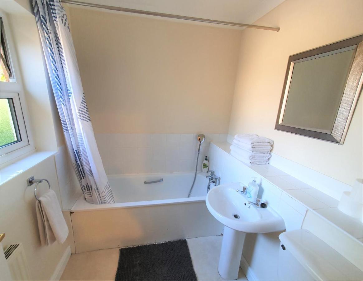 Friars Walk Houses With 2 Bedrooms, 2 Bathrooms, Fast Wi-Fi And Private Parking シッティングボーン エクステリア 写真