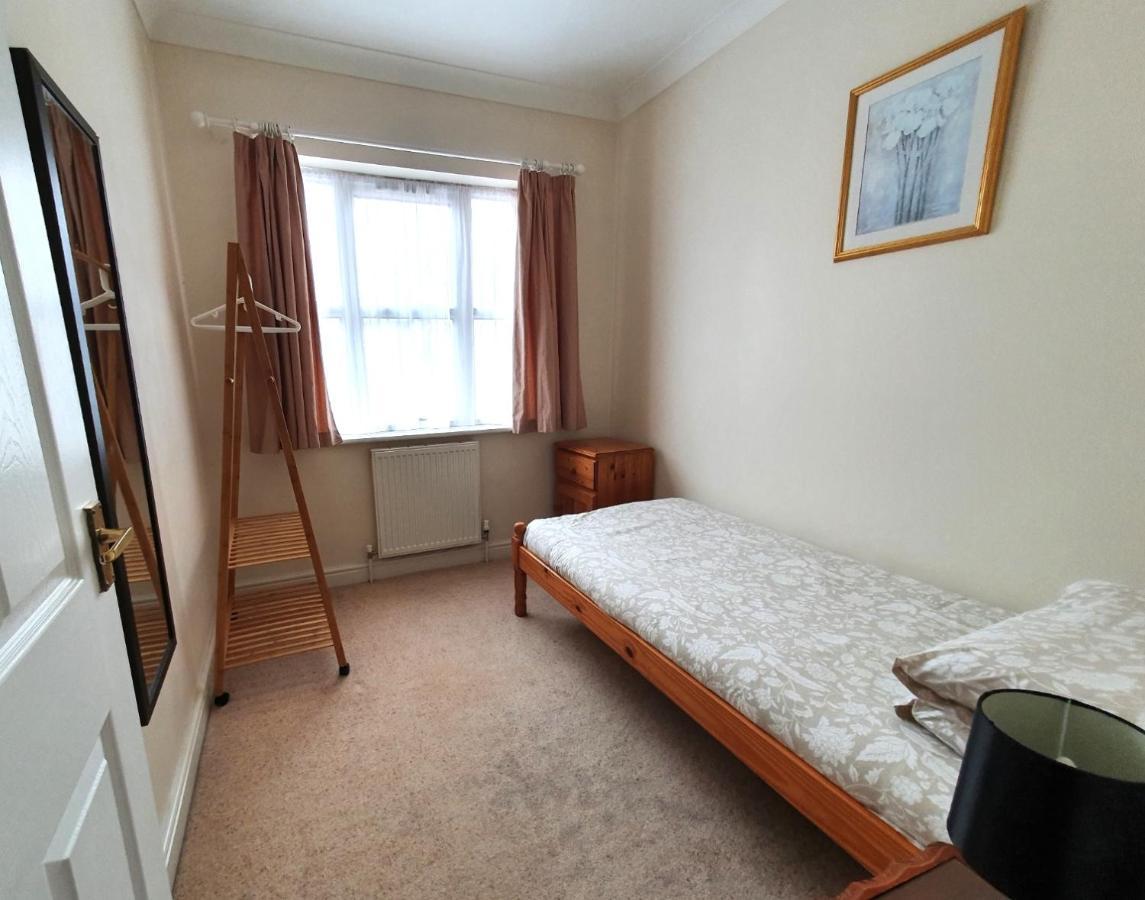 Friars Walk Houses With 2 Bedrooms, 2 Bathrooms, Fast Wi-Fi And Private Parking シッティングボーン エクステリア 写真